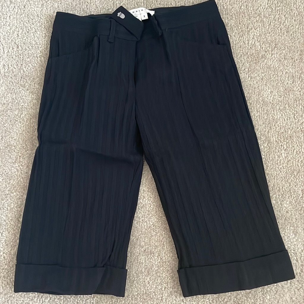Cuffed Capris